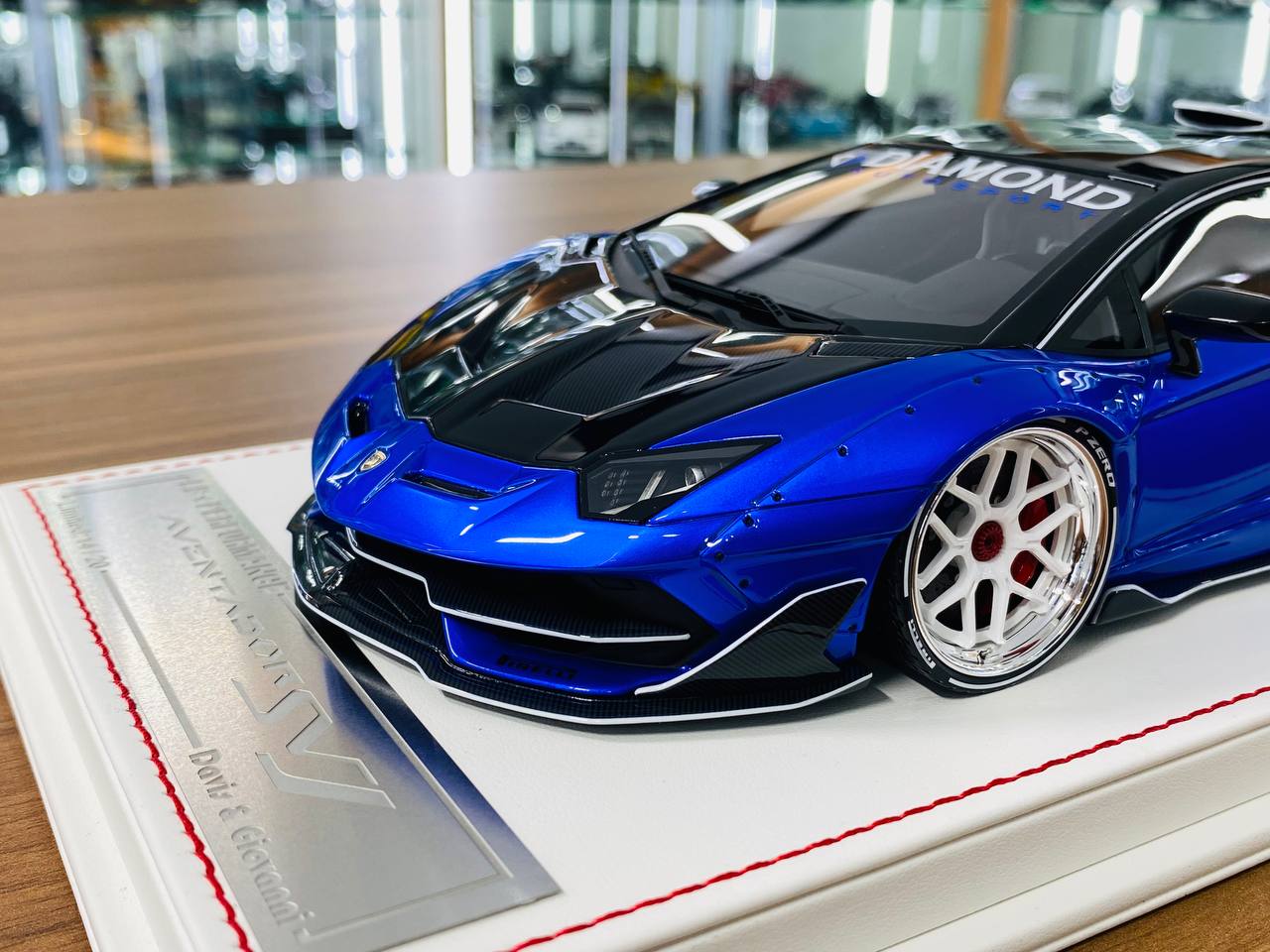 1/18 Davis & Giovanni Lamborghini Aventador SVJ LB Performance in metallic blue
