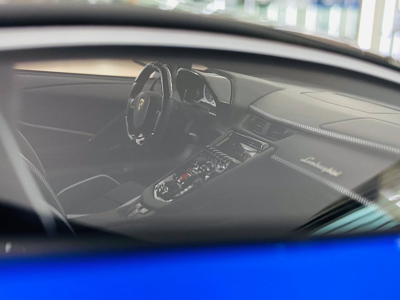 1/18 Davis & Giovanni Lamborghini Aventador SVJ LB Performance in metallic blue