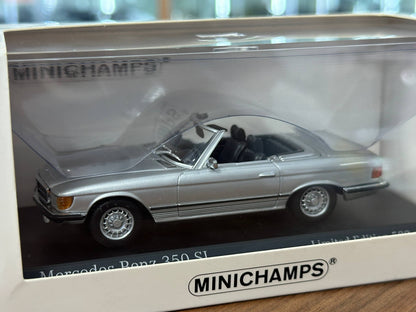 1/43 Diecast Model Mercedes-Benz 350 SL 1974 (Minichamps)