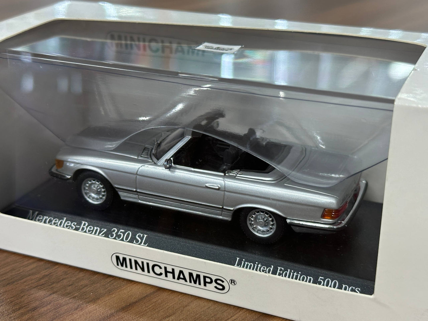 1/43 Diecast Model Mercedes-Benz 350 SL 1974 (Minichamps)