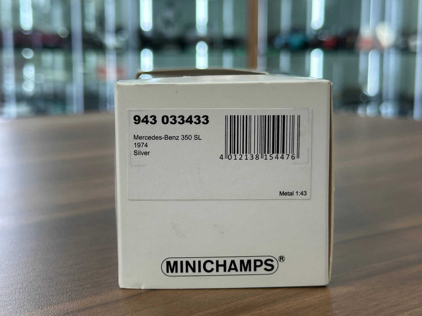 1/43 Diecast Model Mercedes-Benz 350 SL 1974 (Minichamps)