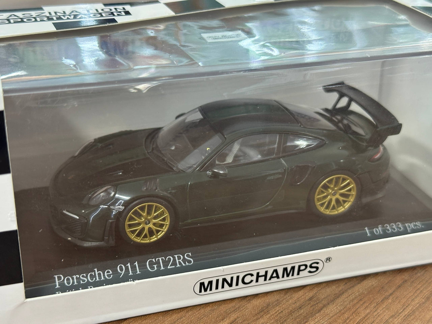 1/43 Diecast Model  Porsche 911 GT2RS (991.2) 2018 (Minichamps)
