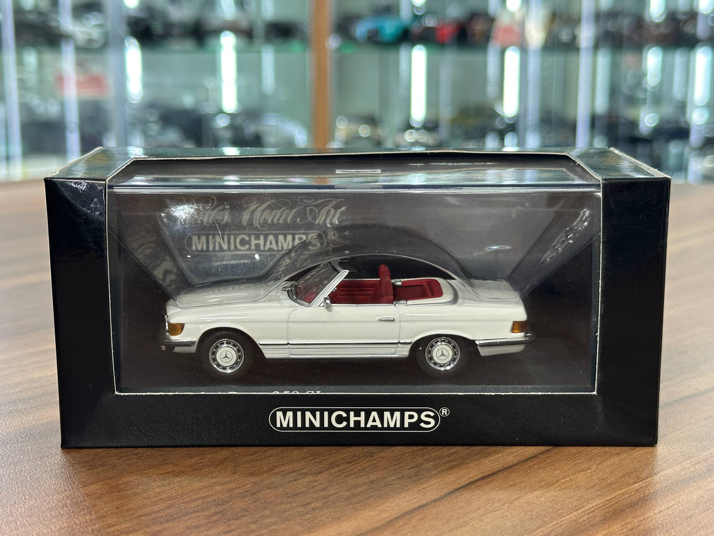 1/43 Diecast Model Mercedes-Benz 350 SL 1972 (Minichamps)