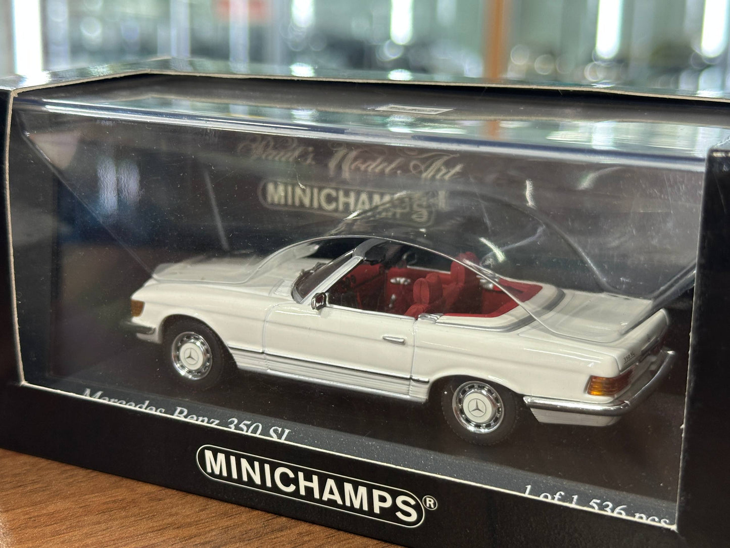 1/43 Diecast Model Mercedes-Benz 350 SL 1972 (Minichamps)