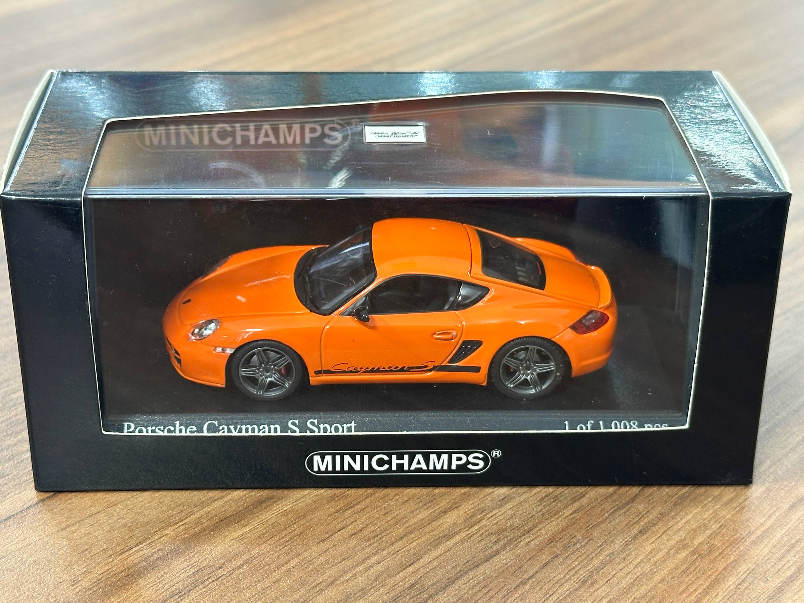 Porsche Cayenne Turbo S 1:43 Diecast – White – Minichamps