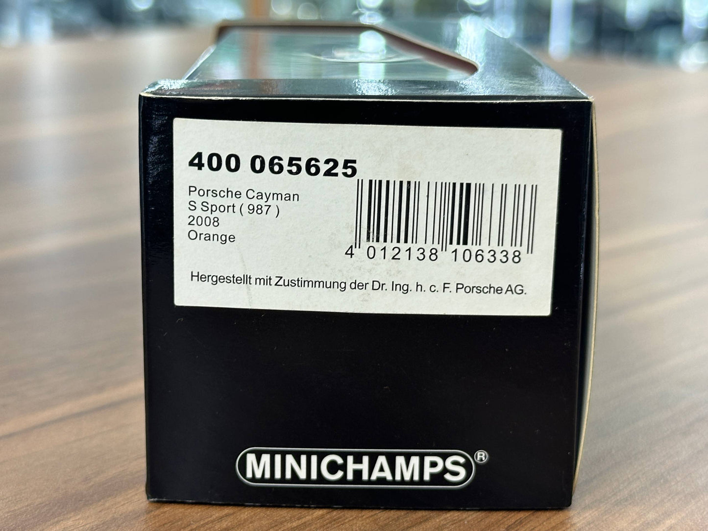 1/43 Diecast Model Porsche Cayman S Sport (987) 2008 (Minichamps)