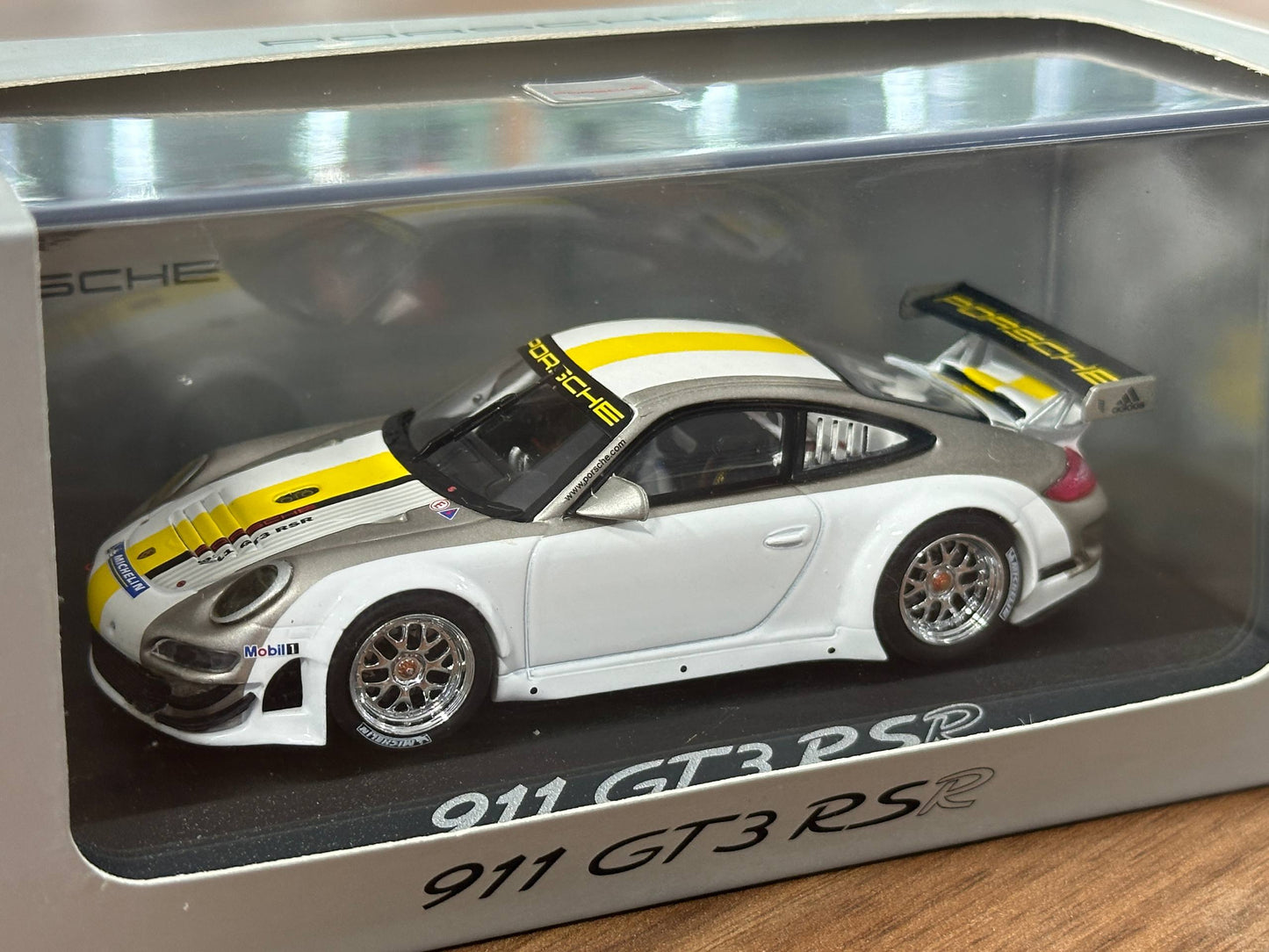 1/43 Diecast Model Porsche 911 GT3 RSR (Minichamps)
