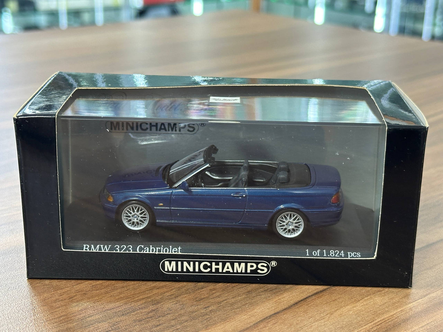 1/43 Diecast Model BMW 3-Series Cabriolet 2000( Minichamps)