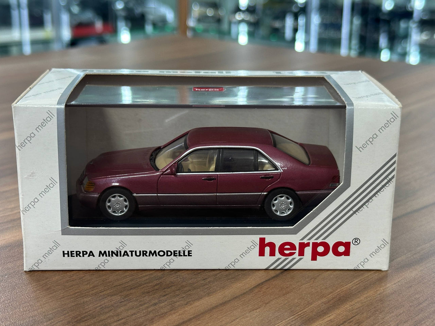 1/43 Diecast Model  Mercedes-Benz 600 SEL Lemousine( Herpa Model)