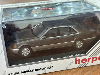 1/43 Diecast Model Mercedes-Benz 600 SEL (Ixo)