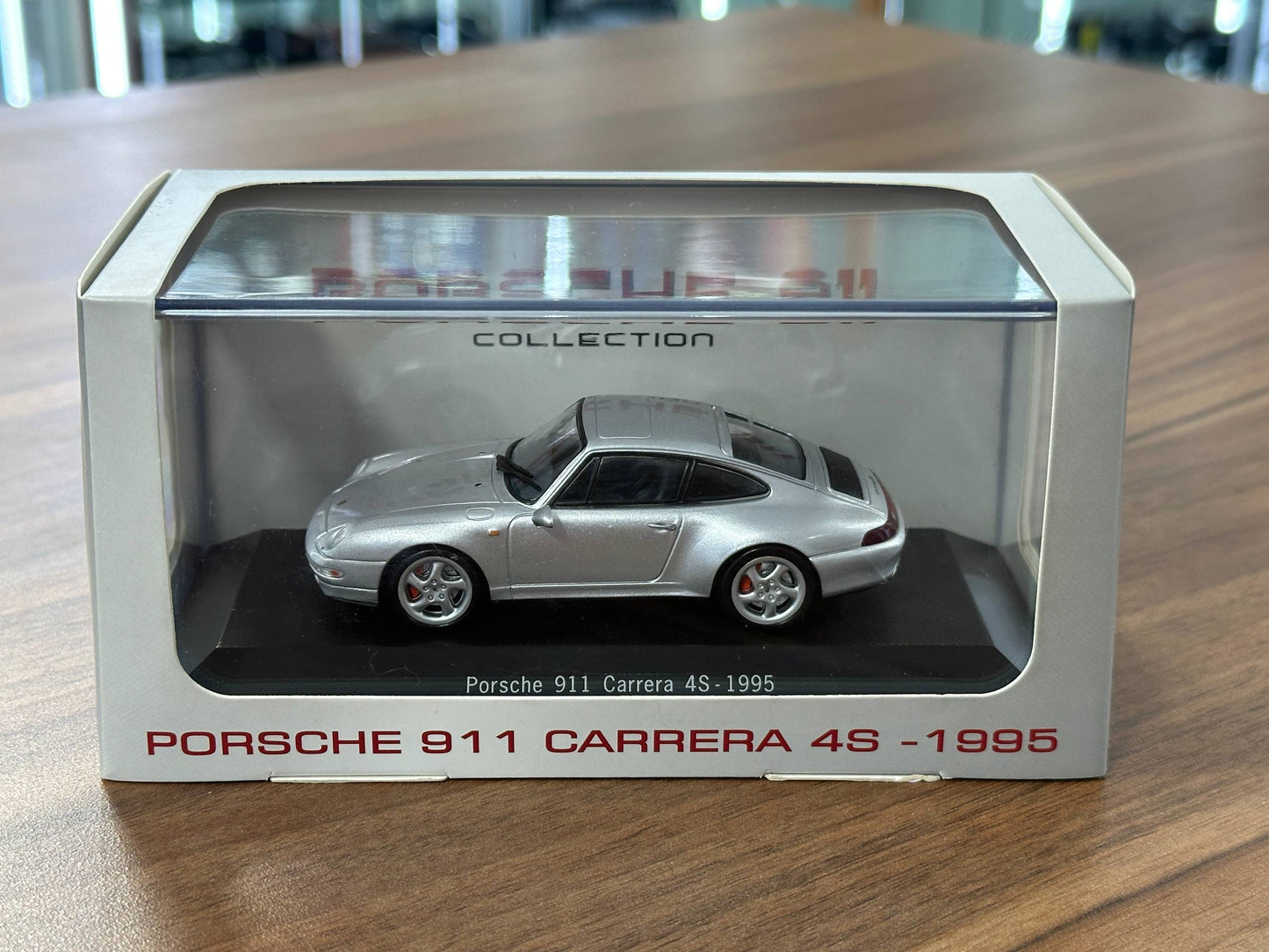 1/43 Diecast Model  Porsche 911 Carrera 4S 1995 (Atlas Collection)