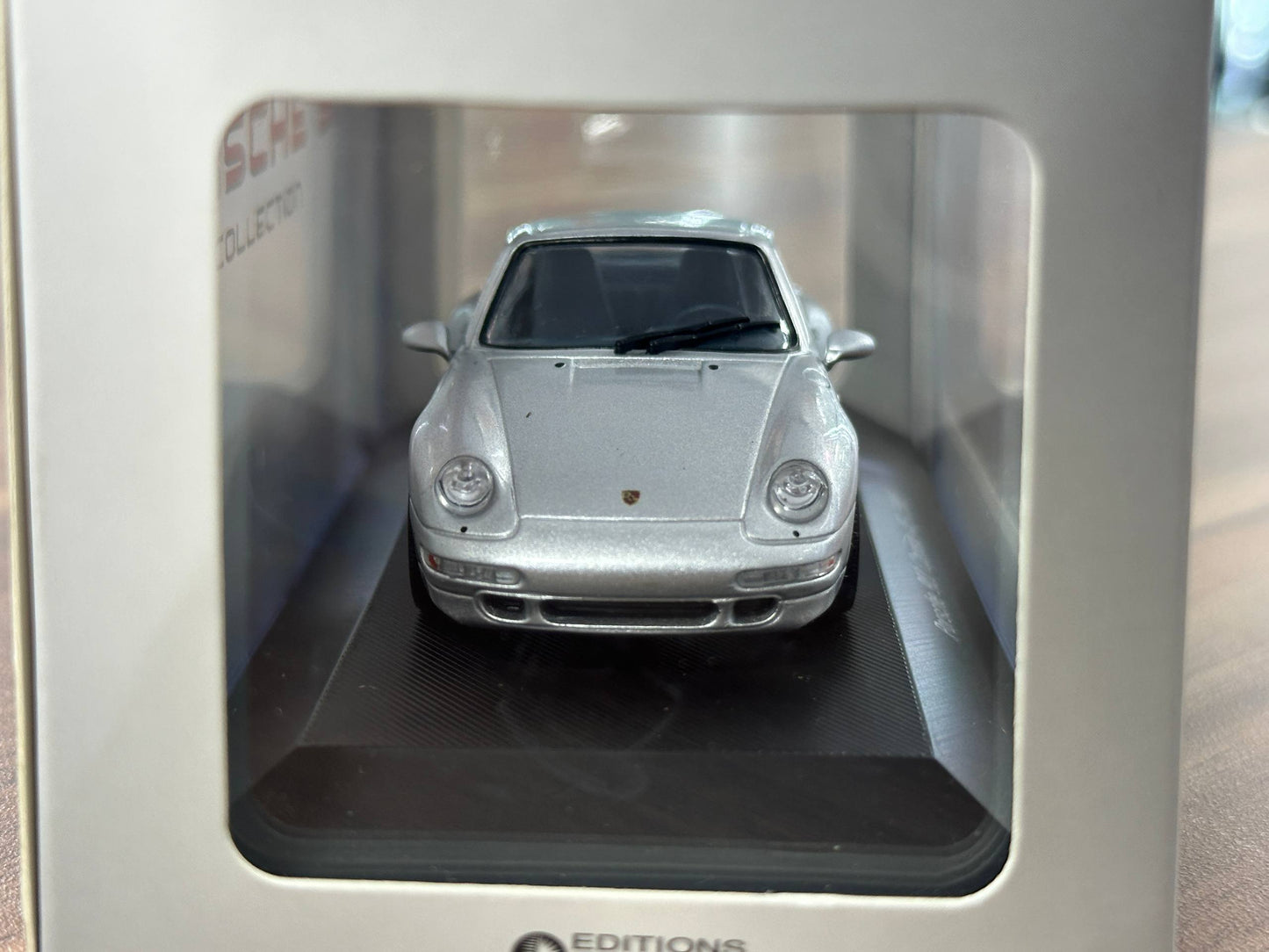 1/43 Diecast Model  Porsche 911 Carrera 4S 1995 (Atlas Collection)