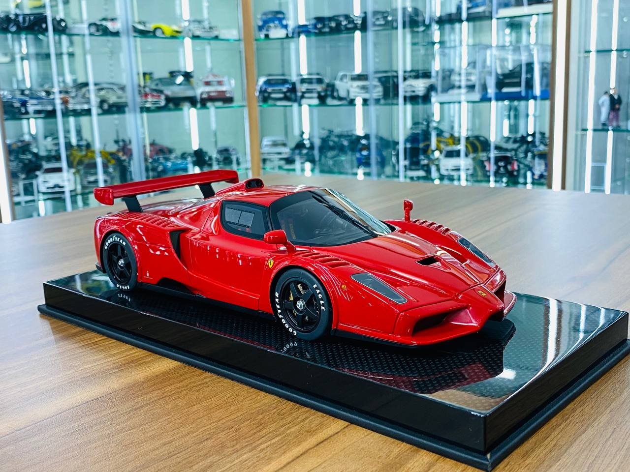 1/18 Resin Model - Dino versus Japan Ferrari Enzo in Red ==> Hand Built