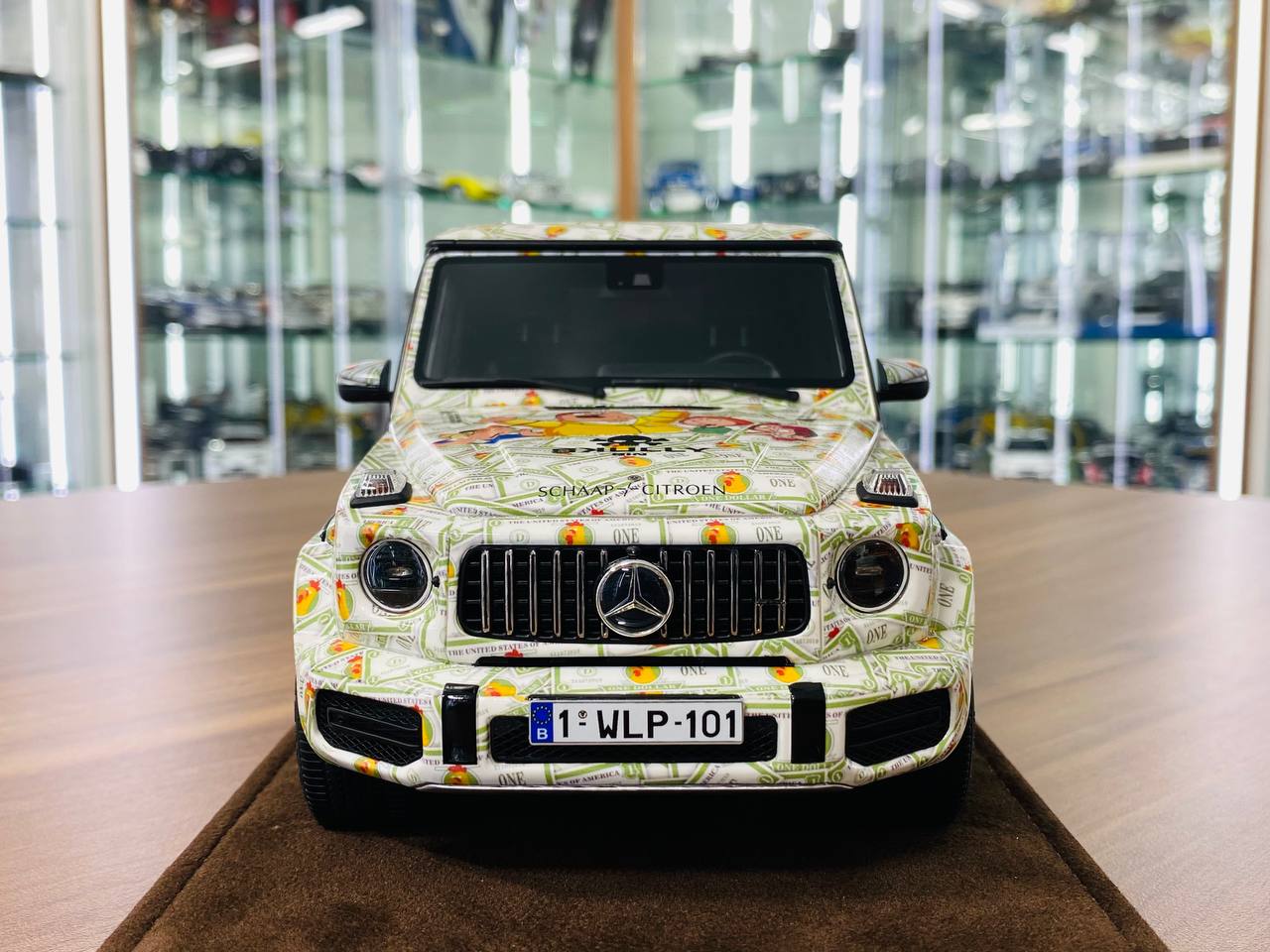 1/18 Motor Helix Mercedes-Benz AMG G63 2019 Family Guy Version 1