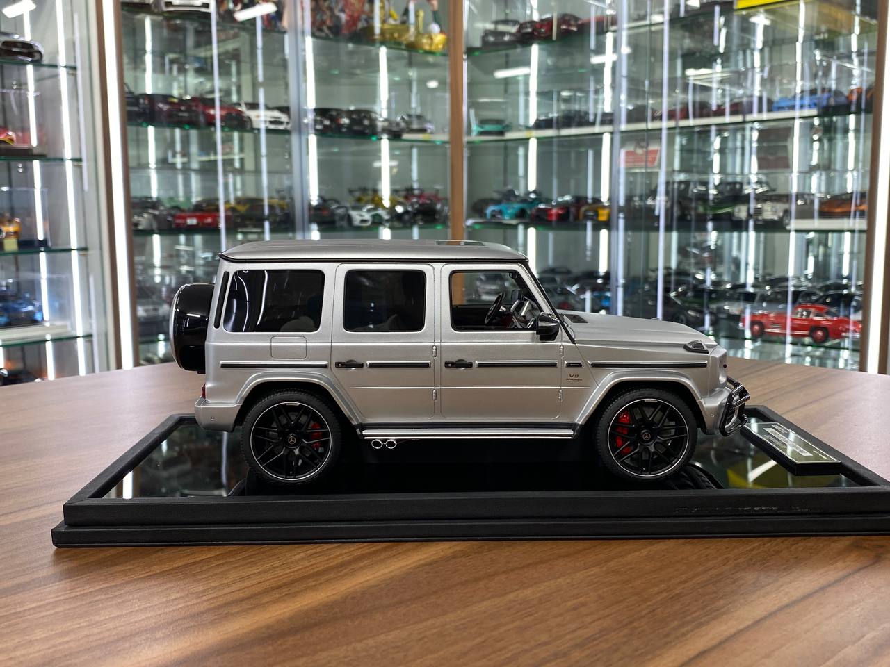 1/18 Resin Motor Helix Mercedes Benz  AMG G63 2019  Matt Silver Limited 66 pcs