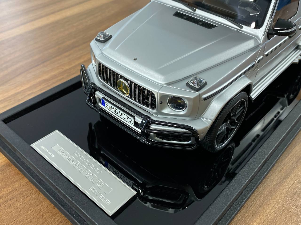 1/18 Resin Motor Helix Mercedes Benz  AMG G63 2019  Matt Silver Limited 66 pcs