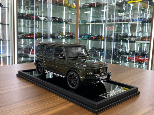 1/18 Resin Motor Helix Mercedes Benz AMG G63 2019 Olive Green Limited 66 pcs