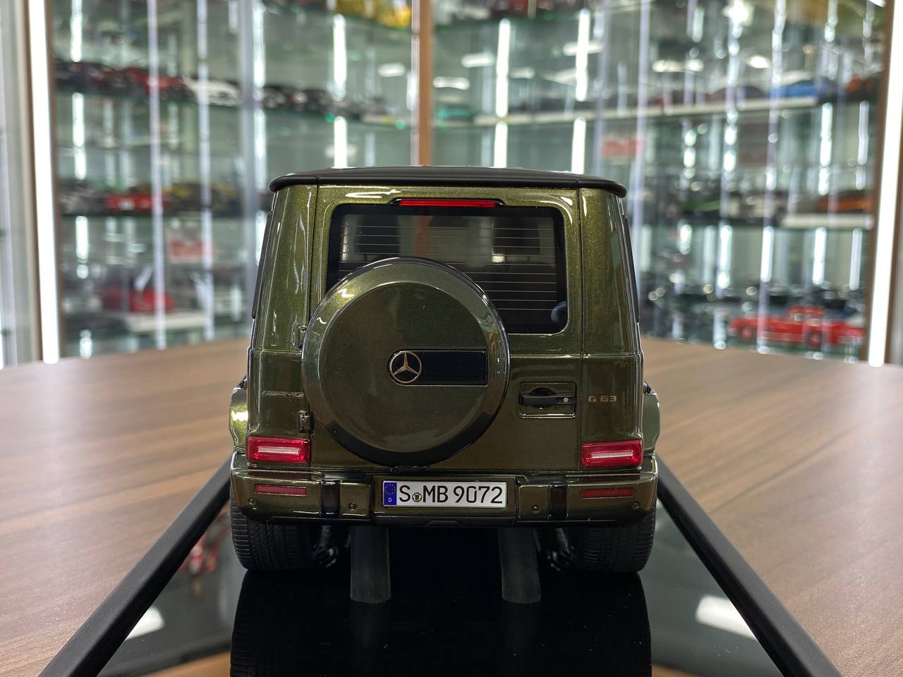 1/18 Resin Motor Helix Mercedes Benz AMG G63 2019 Olive Green Limited 66 pcs