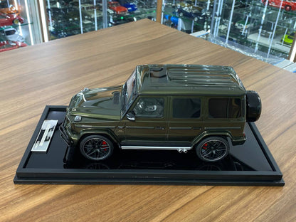 1/18 Resin Motor Helix Mercedes Benz AMG G63 2019 Olive Green Limited 66 pcs