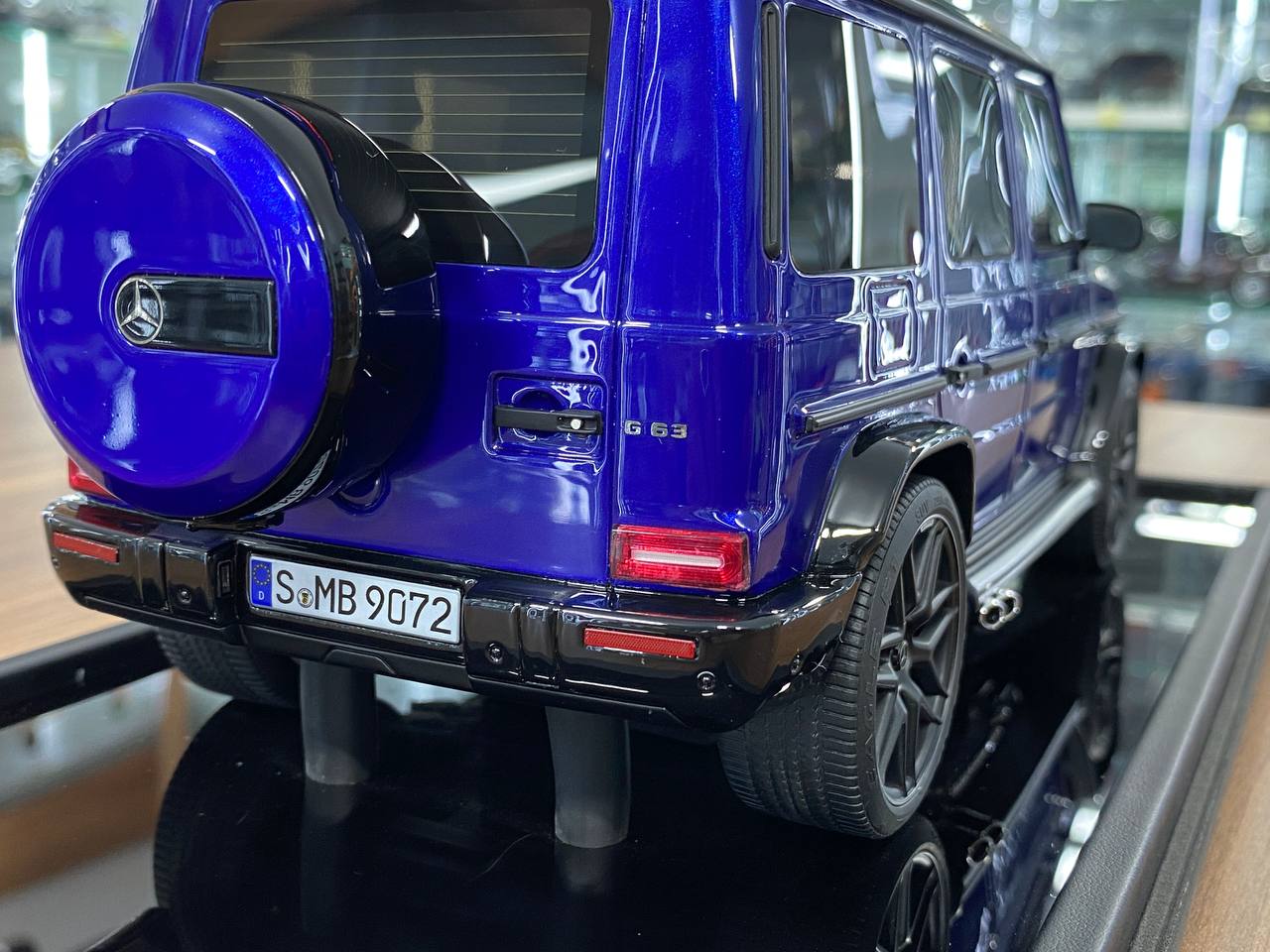 1/18 Resin Motor Helix Mercedes Benz AMG G63 2019 Metallic Blue Limited 99 pcs