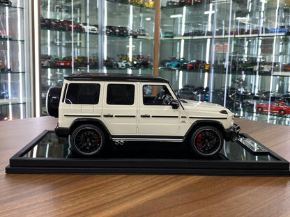 1/18 Resin Motor Helix Mercedes Benz AMG G63 2019 White/ black roof Limited 99 pcs