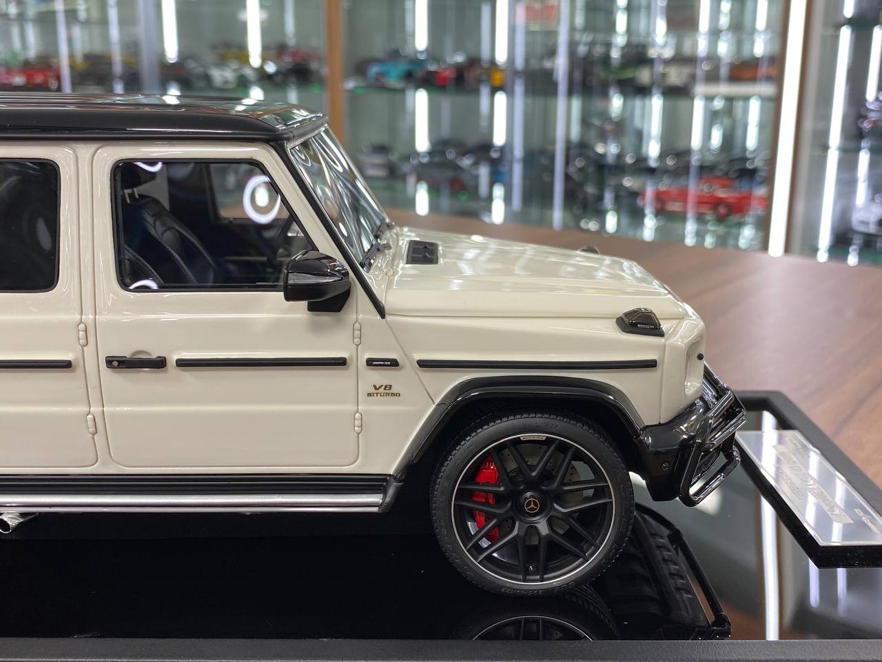 1/18 Resin Motor Helix Mercedes Benz AMG G63 2019 White/ black roof Limited 99 pcs