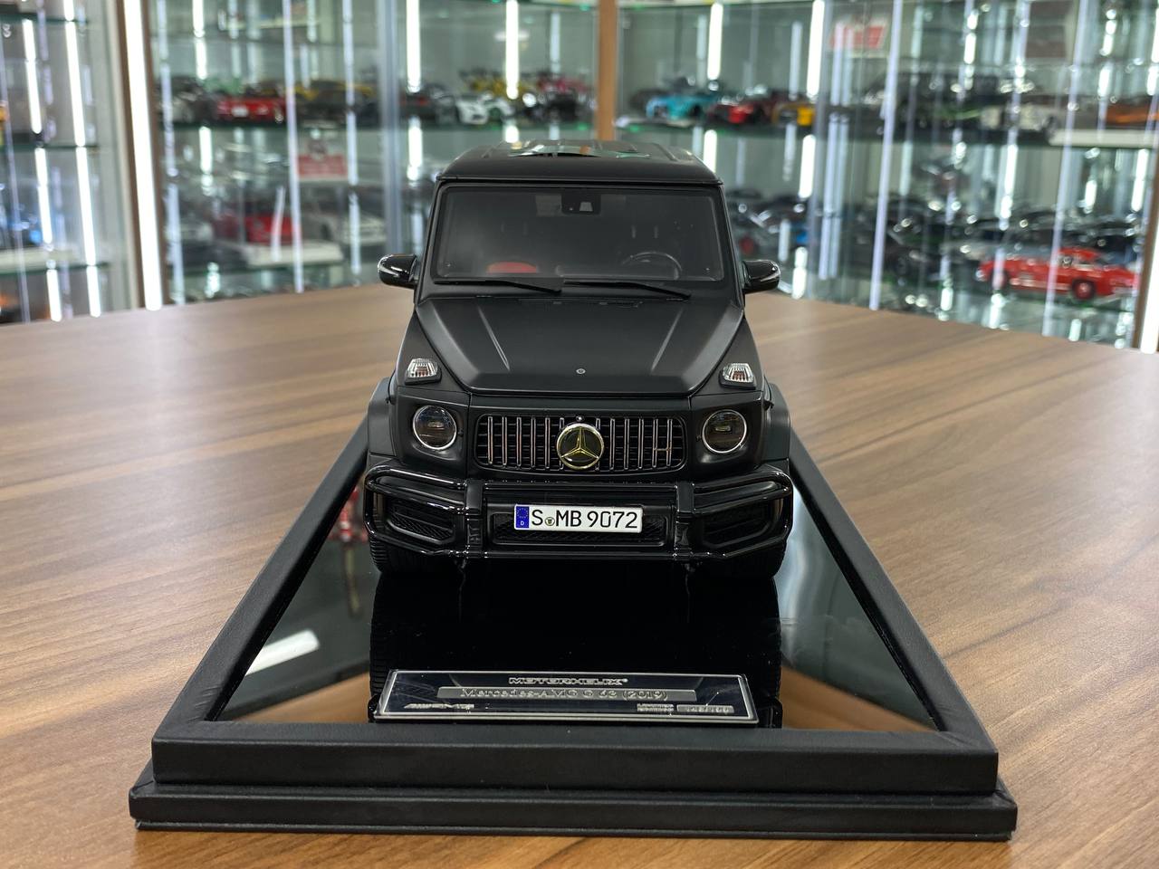 1/18 Resin Motor Helix Mercedes Benz AMG G63 2019 Matt Black Limited 199 pcs