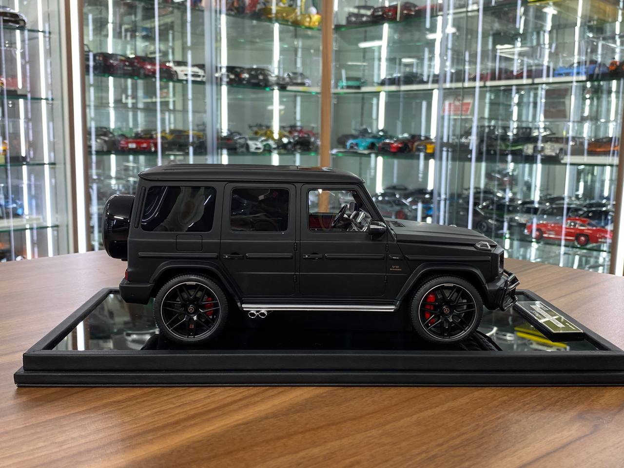1/18 Resin Motor Helix Mercedes Benz AMG G63 2019 Matt Black Limited 199 pcs
