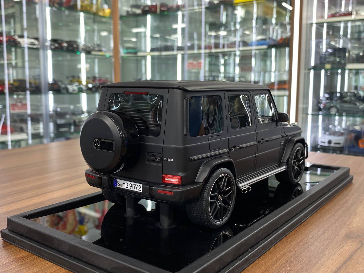 1/18 Resin Motor Helix Mercedes Benz AMG G63 2019 Matt Black Limited 199 pcs