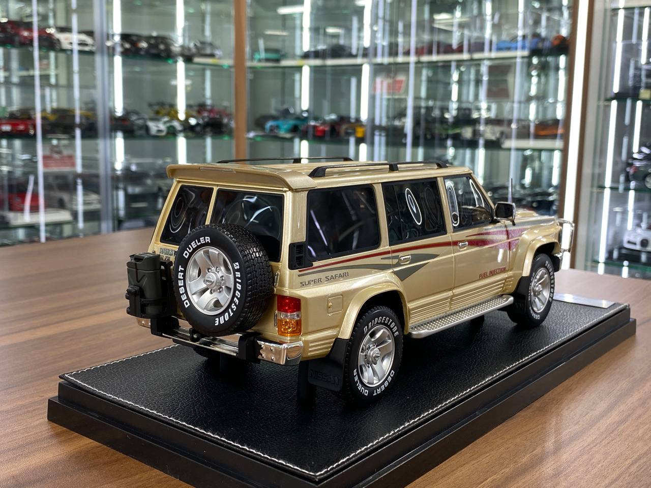 1/18 Diecast Nissan Patrol Super Safari Y60 Beige IVY Models Scale Model Car