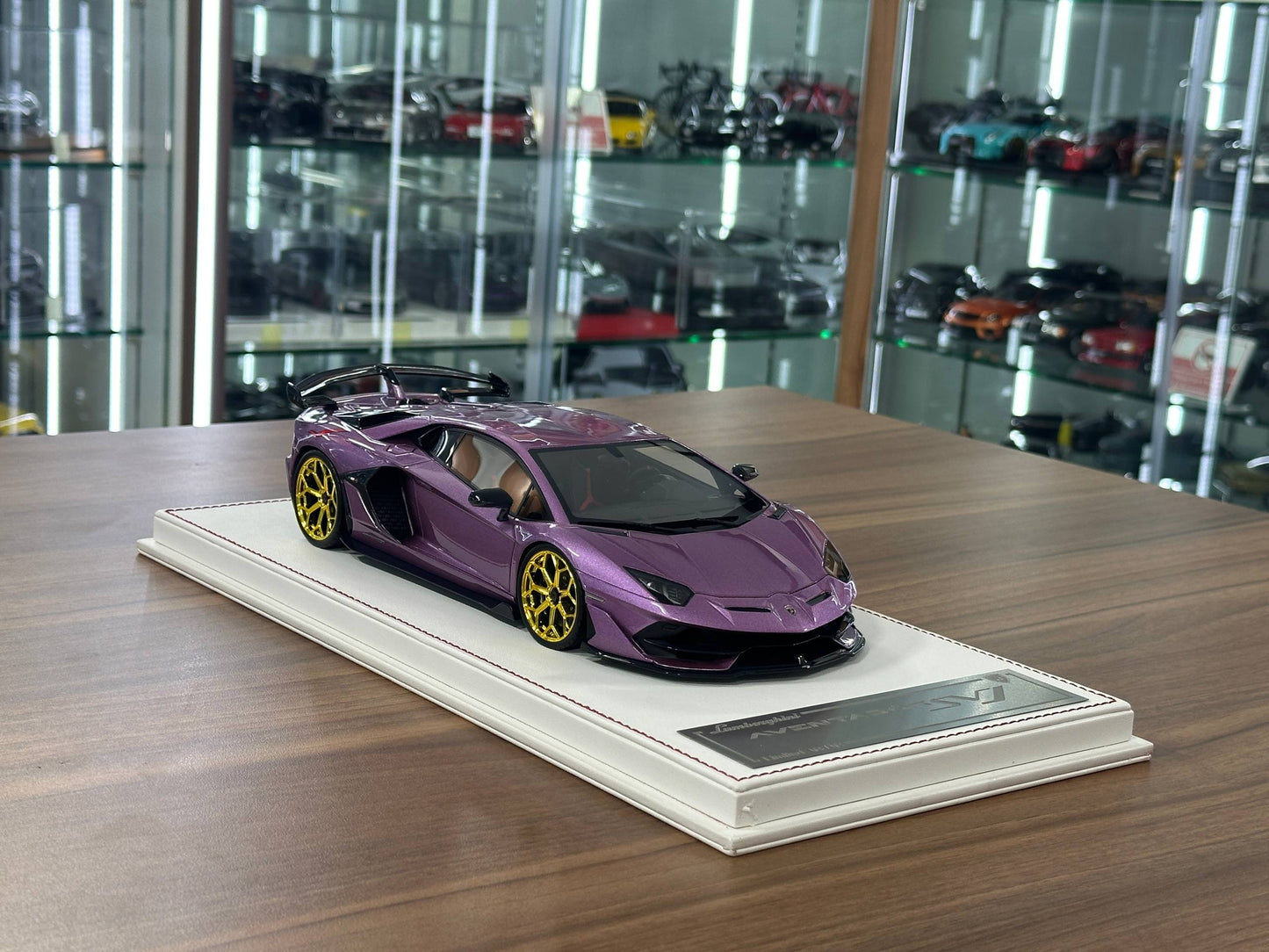 Davis & Giovanni Lamborghini Aventador SVJ – Purple (1:18 Resin, Limited to 3 pcs, Non-Opening)