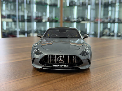 1:18 NZG Dealer Edition Mercedes-AMG GT 63 4MATIC+ - Selenite Grey