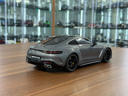 1:18 NZG Dealer Edition Mercedes-AMG GT 63 4MATIC+ - Selenite Grey