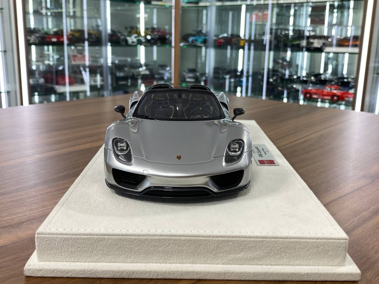 1:18 Resin Porsche 918 Spyder Weissach Package – GT Silver | Make Up (Limited Edition)