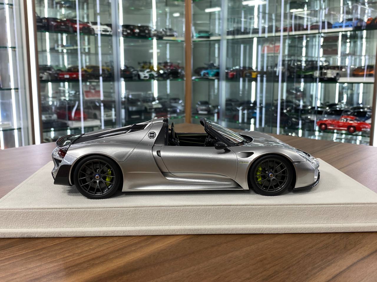 1:18 Resin Porsche 918 Spyder Weissach Package – GT Silver | Make Up (Limited Edition)
