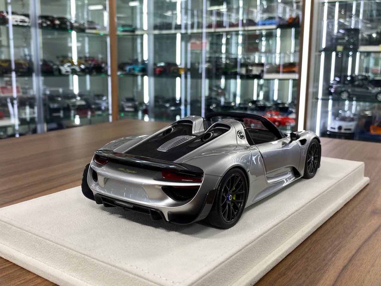 1:18 Resin Porsche 918 Spyder Weissach Package – GT Silver | Make Up (Limited Edition)
