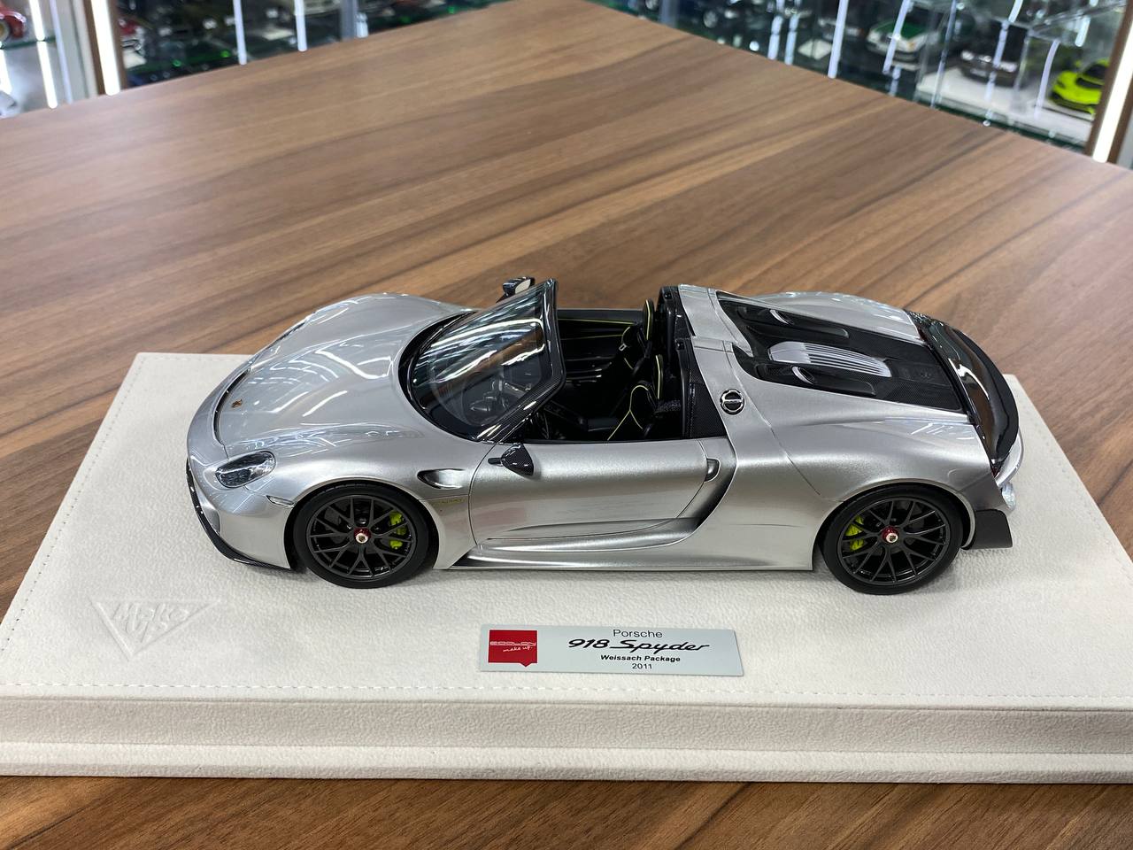 1:18 Resin Porsche 918 Spyder Weissach Package – GT Silver | Make Up (Limited Edition)