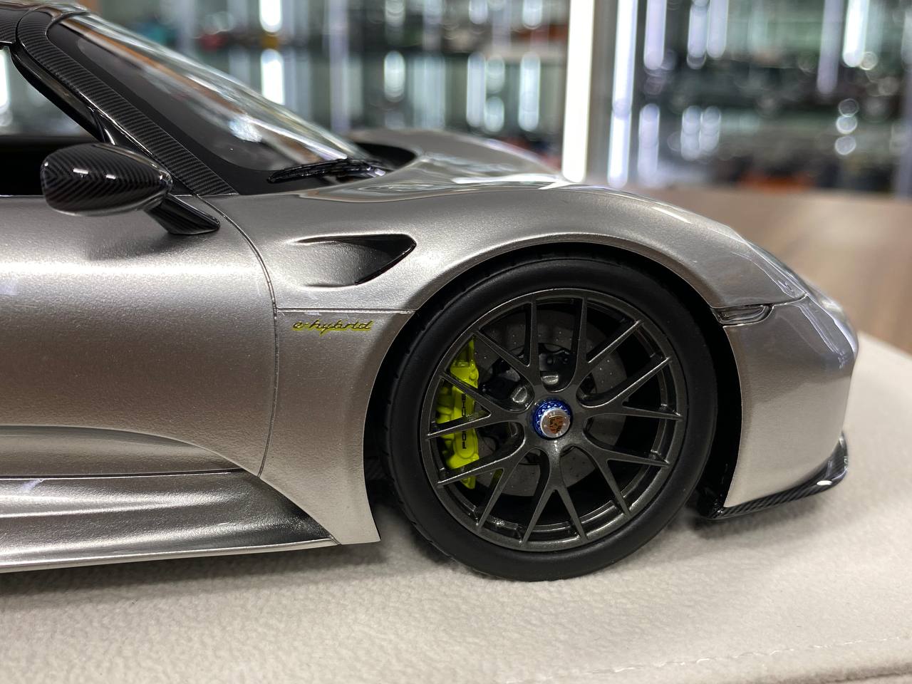 1:18 Resin Porsche 918 Spyder Weissach Package – GT Silver | Make Up (Limited Edition)