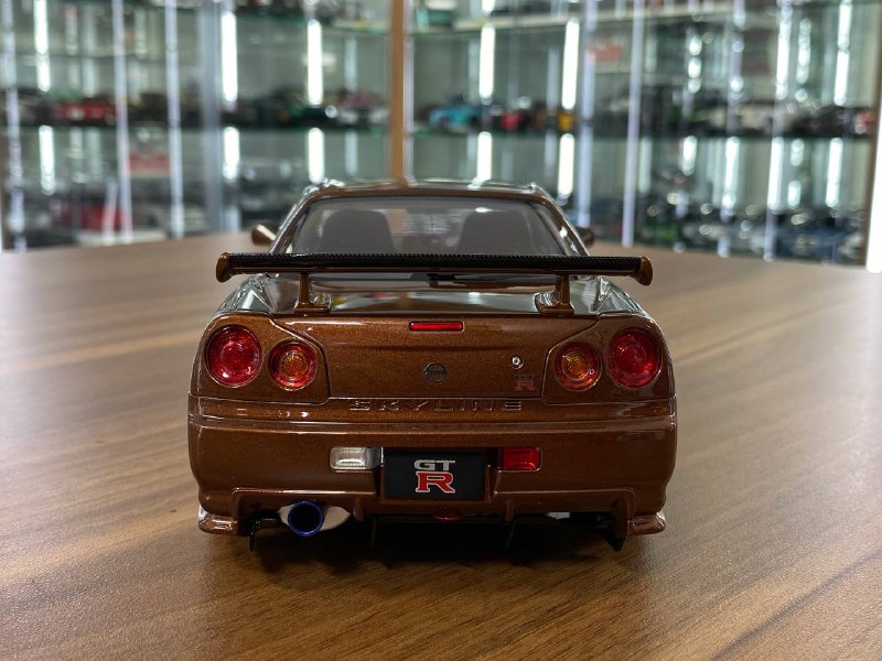 1/18 Diecast Motor Helix Nissan Skyline GT-R R34 – Metallic Bronze
