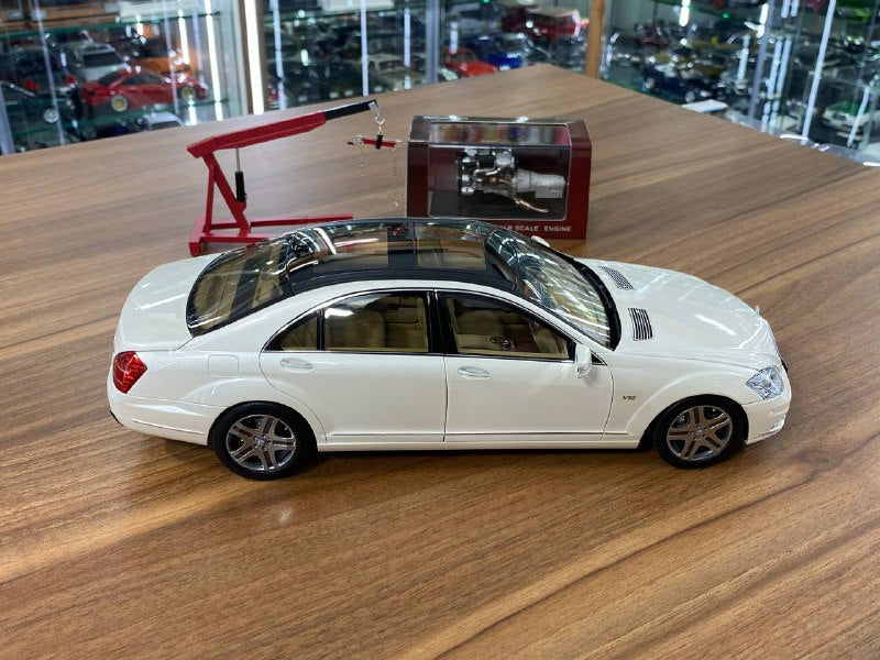 1/18 Diecast Motor-Helix Mercedes Benz S Class S600L (W221) White - Limited 499 pcs