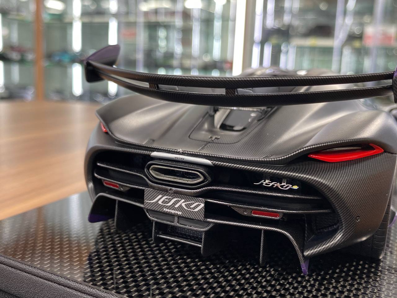 1/18 Resin FrontiArt Koenigsegg Jesko Naked Carbon Limited- 100 pcs