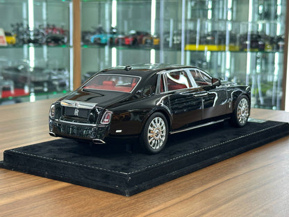 1:18 Resin H&H Rolls Royce Phantom Extended Wheelbase – Diamond Black – (Limited 50 pcs)