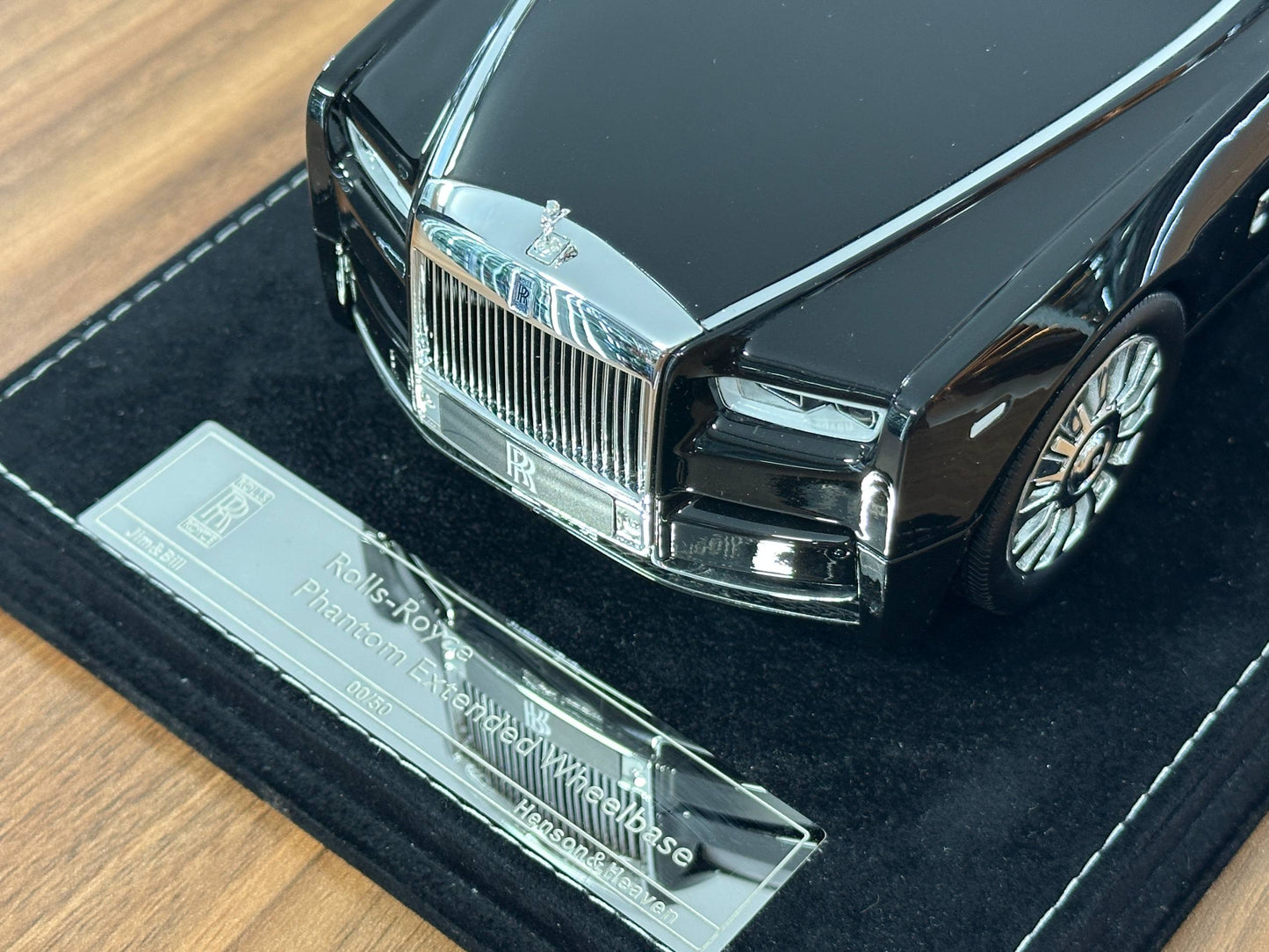 1:18 Resin H&H Rolls Royce Phantom Extended Wheelbase – Diamond Black – (Limited 50 pcs)