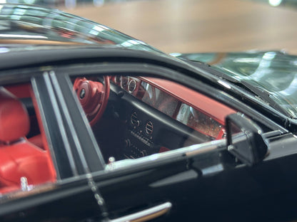 1:18 Resin H&H Rolls Royce Phantom Extended Wheelbase – Diamond Black – (Limited 50 pcs)