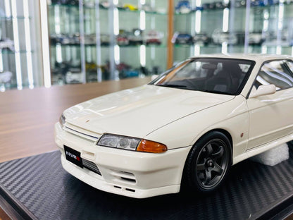 1/18 resin model (not opening) Ignition Model  Nissan Skyline GT-R R32  white