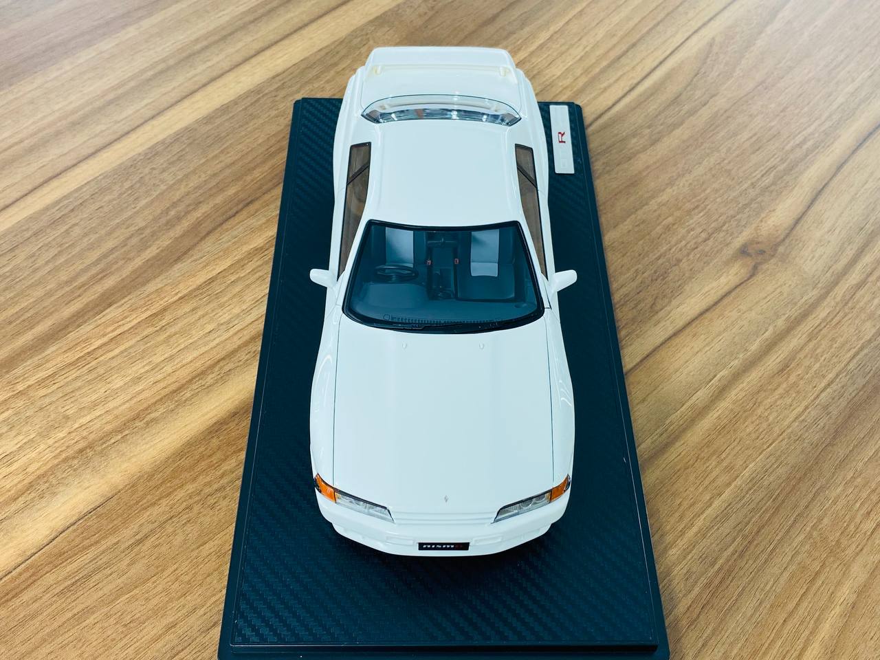 1/18 resin model (not opening) Ignition Model  Nissan Skyline GT-R R32  white
