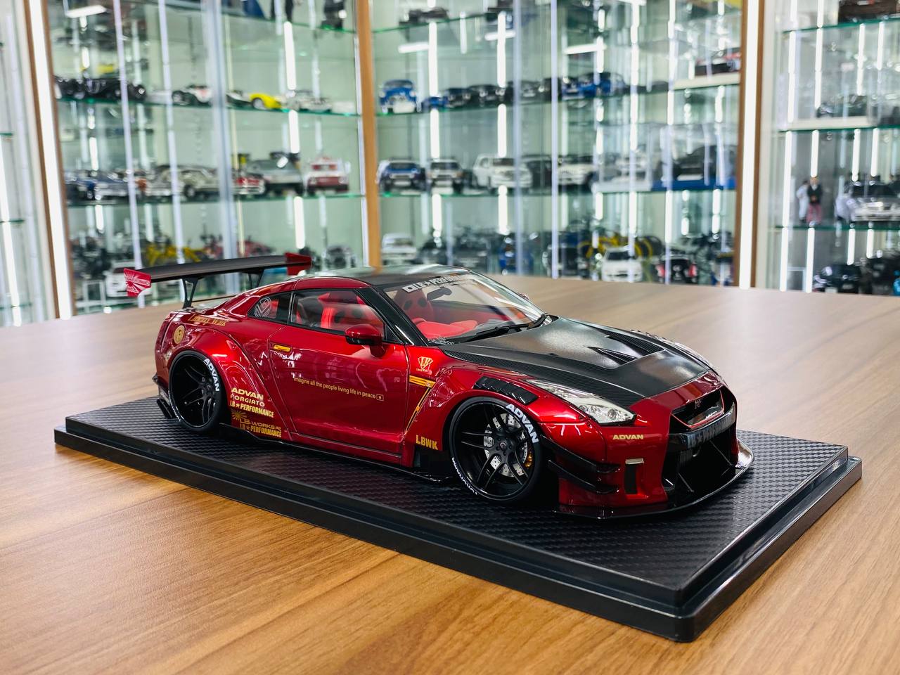 1/18 resin model Ignition Model Nissan GT-R R35 LBWK red / black ...