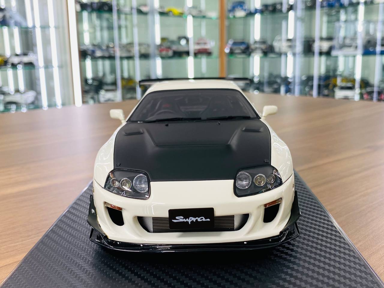 1/18 resin model  Ignition Model  Toyota Supra MK4 white/Black