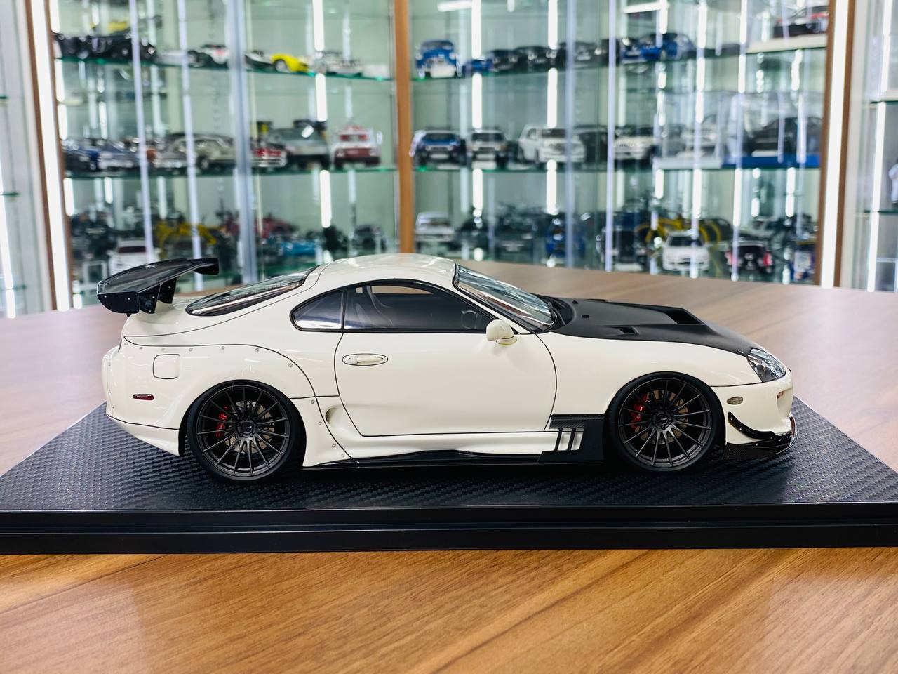 1/18 resin model  Ignition Model  Toyota Supra MK4 white/Black