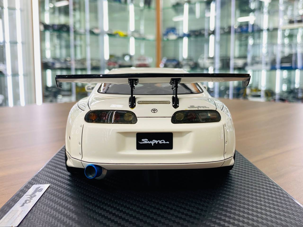 1/18 resin model  Ignition Model  Toyota Supra MK4 white/Black